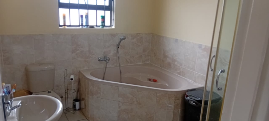 3 Bedroom Property for Sale in Pinehaven Free State